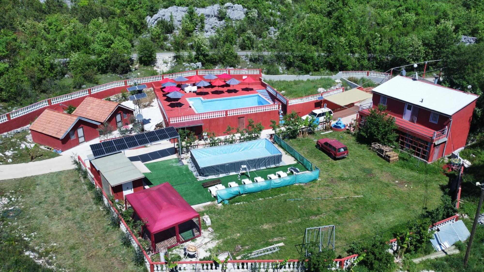 Red Apartman Trebinje Kültér fotó